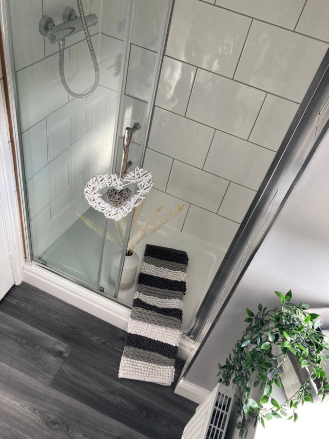 Cheshire Home Stays Кру Экстерьер фото